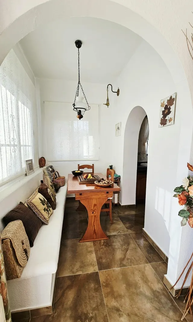 Encantador Chalet de 2 Plantas con Amplios Espacios y Terrazas — 25