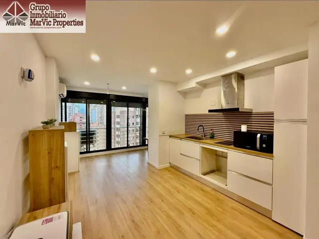 Acogedor Apartamento Reformado en Benidorm con Piscina y Vis - foto 2