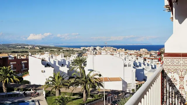 Estudio   con vistas al mar panoramicas  y piscina comunitar