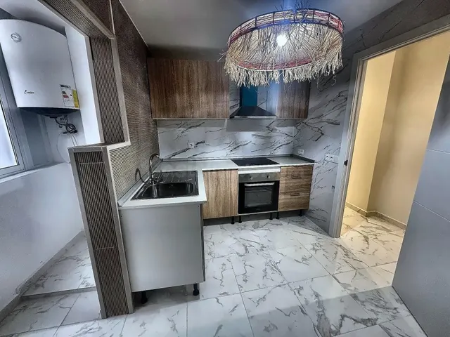 PIso    centrico de tres dormitorios y tres baños — 2