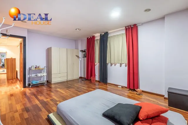 AMPLIA PLANTA BAJA JUNTO ARABIAL CON GARAJE — 10