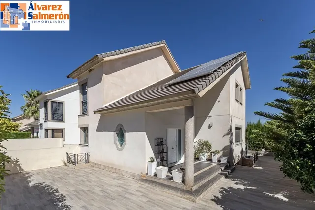Chalet en Cañadas del Parque, Dilar — 7