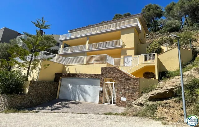 MAGNIFICO XALET DE 253 M2 CONSTRUIDOS, 608 M2 DE PARCELA, BO - foto 2