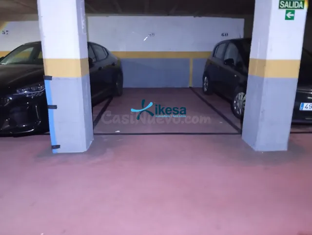 Plaza de garaje para coche pequeño en San Roque - foto 2