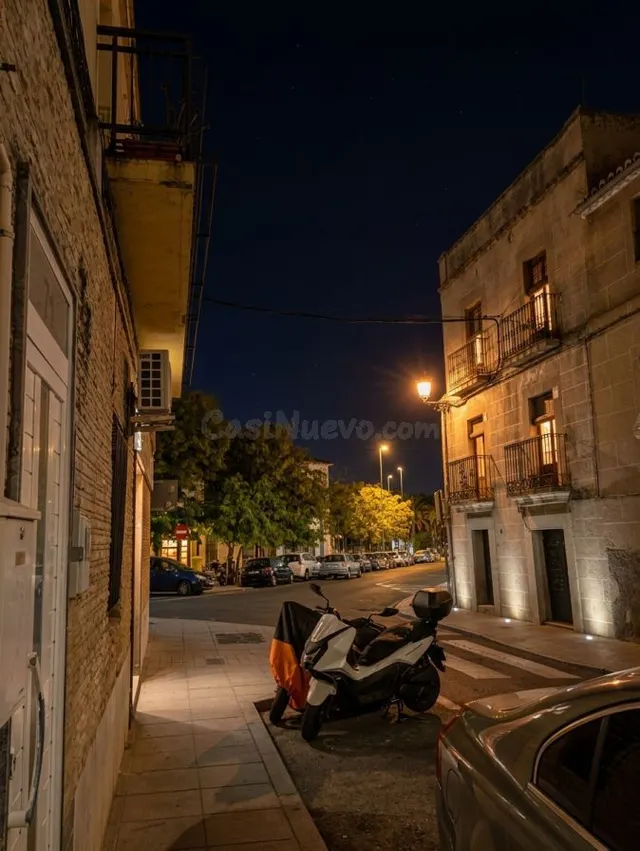 Piso reformado de 100 m2 con patio privado en Calle Barrio N