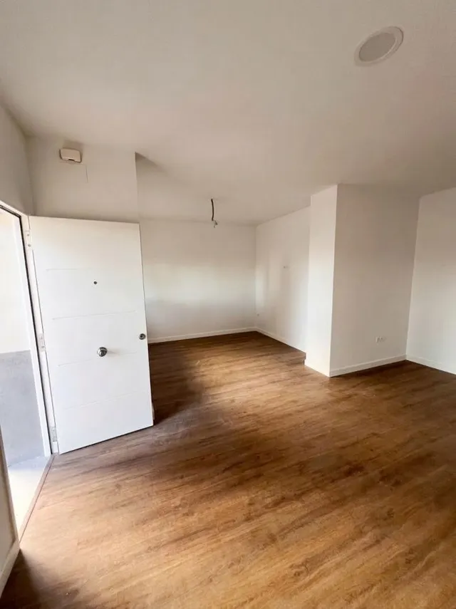 Exclusivo Piso Bajo a Estrenar de 3 Hab. y 2 Baños en Zona Demandada — 17