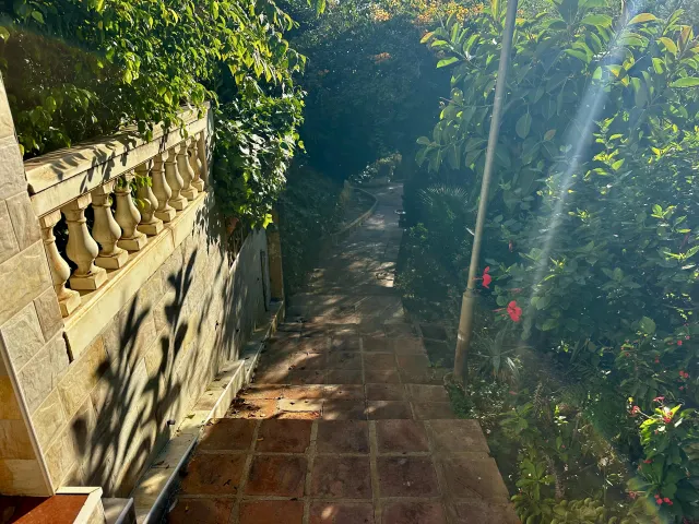 Duplex con apartamento independiente y patio privado en Málaga — 40