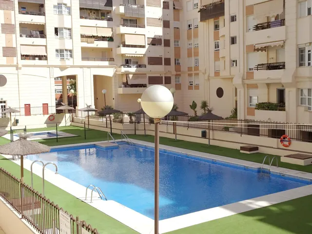 Piso de cuatro habitaciones en Teatinos — 10