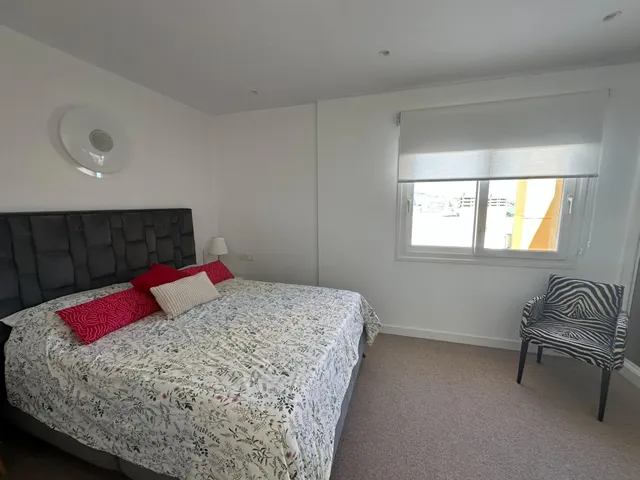 1ª Línea Playa Fuengirola - Super Atico 2 Dormitorios, Vistas al mar y Piscina, Gran Terraza, Sauna — 10
