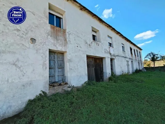 **se vende casa en Noceda del bierzo** — 16