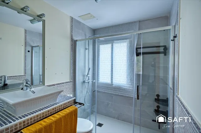 Casa con potencial ubicada en parcela 1000 m² Querol — 20