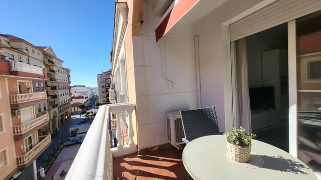 Piso en el centro de San Pedro Alcantara de 2 habitaciones y 2 baños, REFORMADO Y CON GARAJE — 35