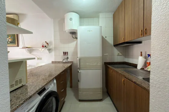 Estupendo apartamento con amplia terraza y piscina comunitaria, idoneo como vacacional, rodeado de todos los servicios — 8