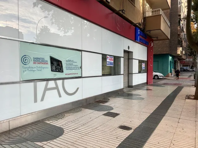 LOCAL COMERCIAL EN RAMÓN Y CAJAL — 11