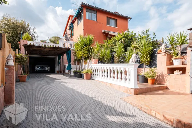 Casa adosada con jardín, terraza y vistas a la montaña — 15