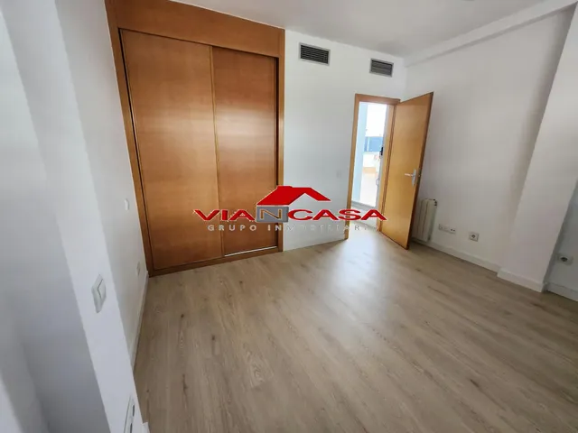 Alquiler de piso en Chamberi en Terraza, 3 habitaciones, — 25
