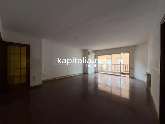 Piso luminoso en Plaza de la Concepción. — 4
