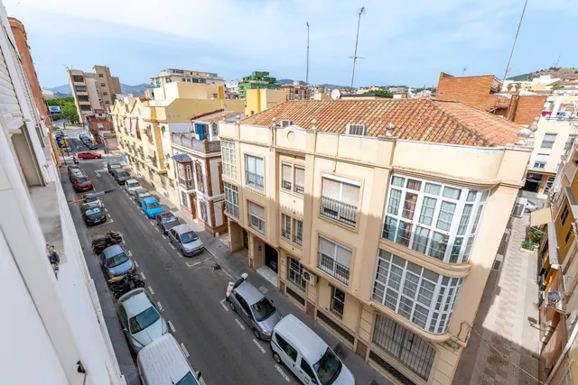 Amplio Apartamento con Licencia Turística en el Corazón de la Ciudad — 16