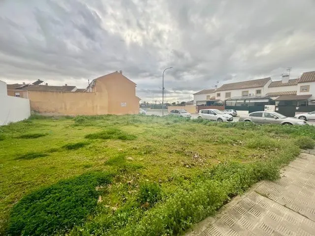 Terreno urbano con proyecto para 3 viviendas unifamiliares - foto 4