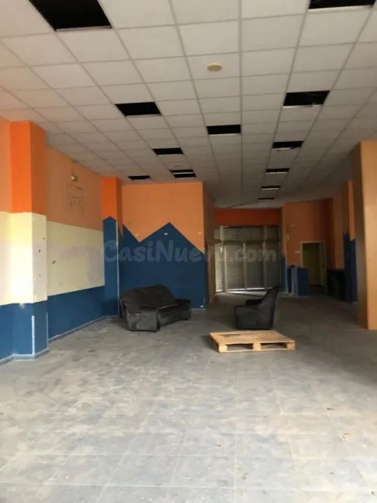 SE ALQUILA O VENDE BAJO 250M2 ZONA LAGUNAS