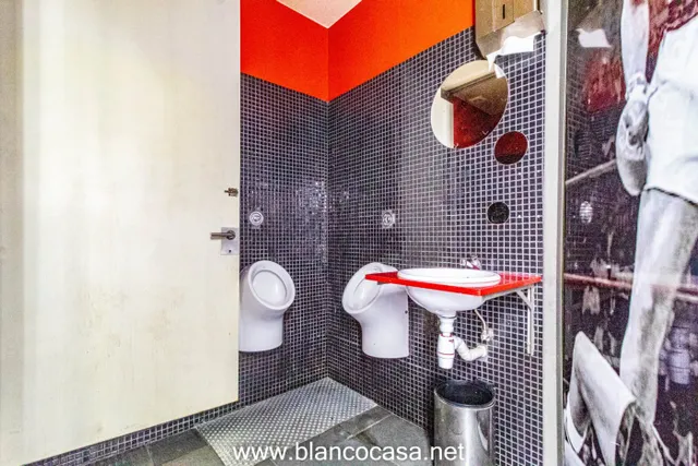 VENTA LOCAL COMERCIAL EN ZONA CENTRO DE LARACHA — 11
