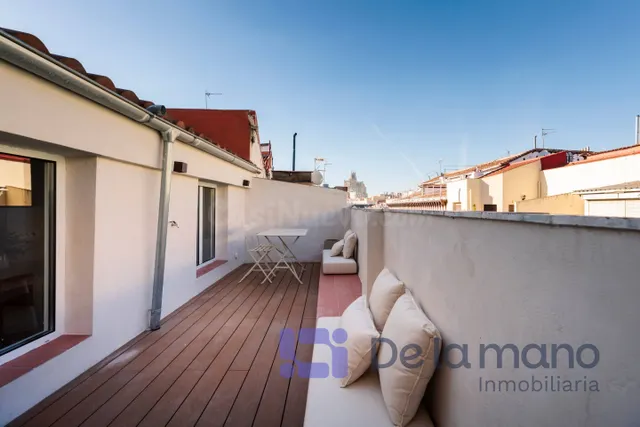 ÁTICO EXCLUSIVO CON TERRAZA Y RECIÉN REFORMADO EN EL CORAZÓN