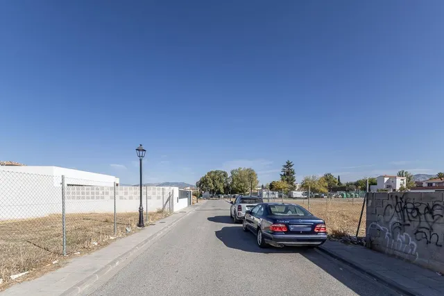 Solar de 1.175 m2 en Ogijares — 11