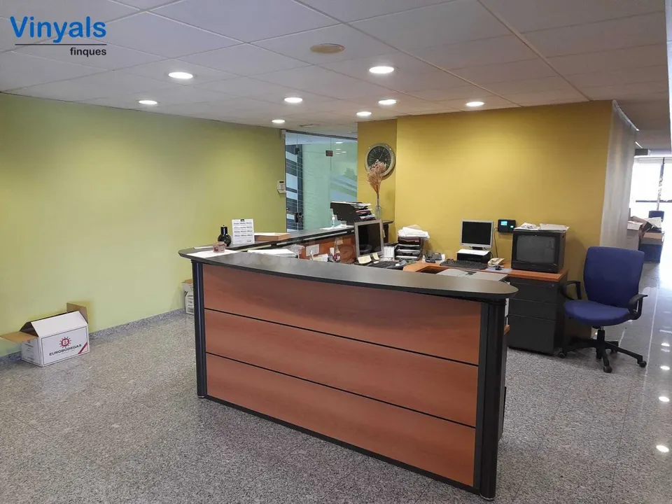 Espectaculares Oficinas con mucha luz