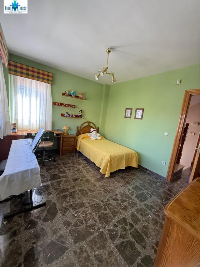 INMOHOUSE VENDE PAREADO — 49