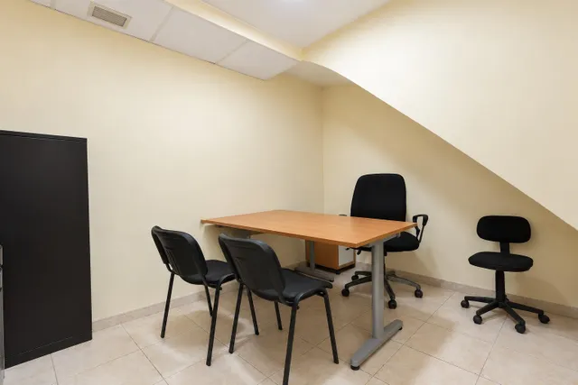 Local comercial 11 habitaciones 200m² en alquiler - Opañel — 10