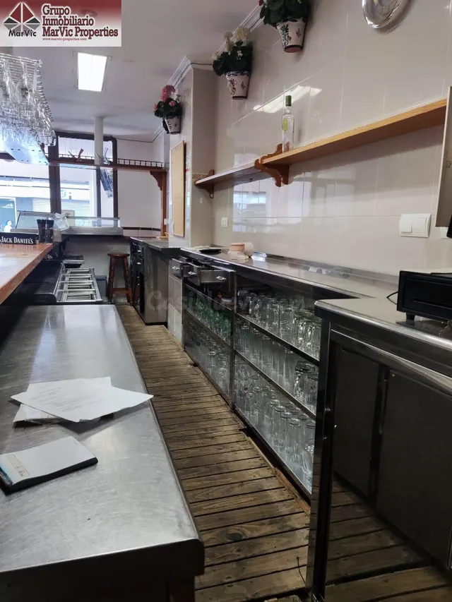 Oportunidad Única: Local Comercial en el Corazón de Benidorm - foto 5
