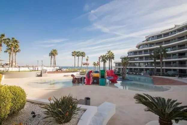 Apartamento en 1ª línea de playa Arenales del Sol. — 30