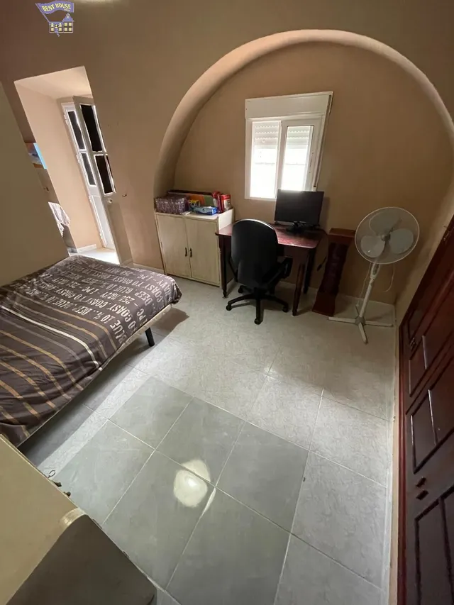 SE VENDE CASA EN ZONA DEL BARRIO BAJO — 30