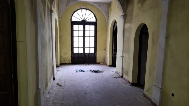 SE VENDE CASONA EN DUEÑAS - foto 2