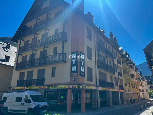 LOCAL COMERCIAL EN VENTA EN PLENO CENTRO DE VIELLA - foto 4