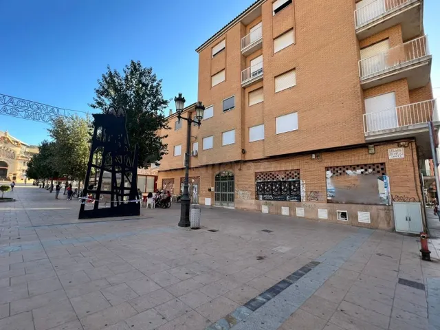 LOCAL COMERCIAL EN ALQUILER EN EL CENTRO DE LA UNÓN — 2