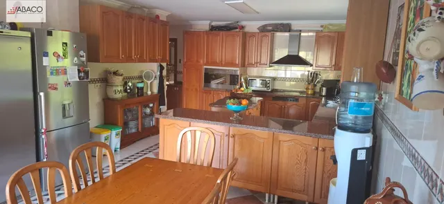 Elegante chalet con maravilloso jardín y vistas privilegiadas. — 50