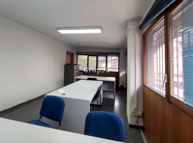 3 LOCALES COMERCIALES EN  ZONA INSTITUT — 12