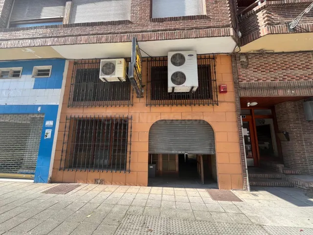 LOCAL COMERCIAL ACONDICIONADO COMO BAR COLINDRES - foto 5