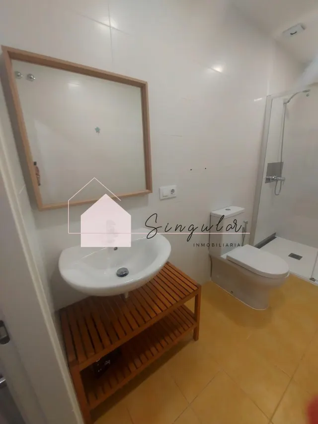 ALQUILER PLANTA BAJA CASA CON JARDÍN — 20