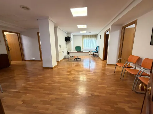 Gran piso de 150 m2 en el centro: ¡Alta rentabilidad para in