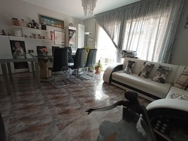 CASA DE VENTA CON 2 TERRAZAS Y GARAJE 35M2 - foto 2