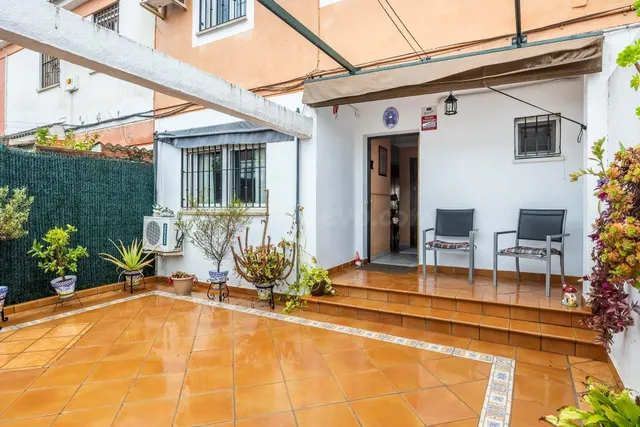 Adosado de Esquina en La Motilla: Espacio, Luz y Confort - foto 2