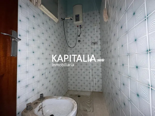 Casa en VENTA en Canals, barrio de La Torreta, con garaje privado, patio y gran potencial — 12
