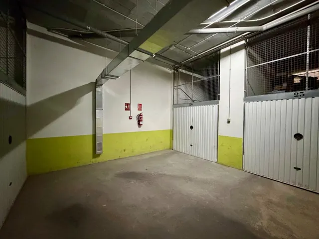 Plaza para moto en garaje cubierto junto a avenida de Madrid, Petrer — 12