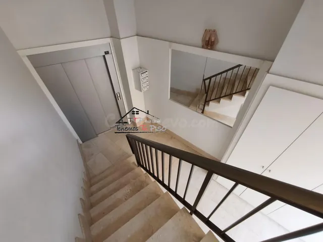 ZONA CENTRO. PISO DE 3 DORMITORIOS. FINCA CON ASCENSOR. REFO - foto 2