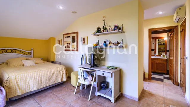 Villa en venta en Playa Almardà — 33