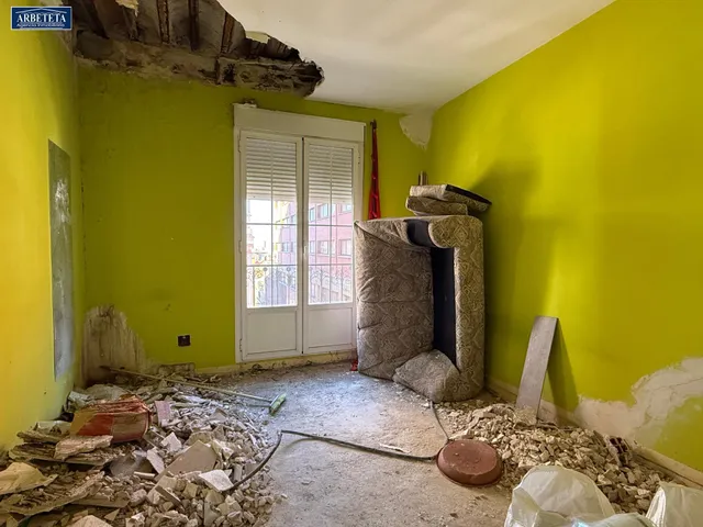 INMOBILIARIA ARBETETA VENDE EDIFICIO PARA REFORMAR EN PLENO CENTRO DE GUADALAJARA. — 16