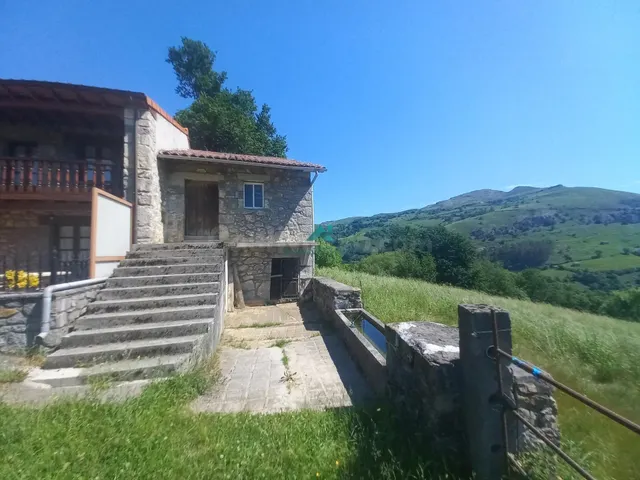 Se vende casa para reformar con terreno - foto 2