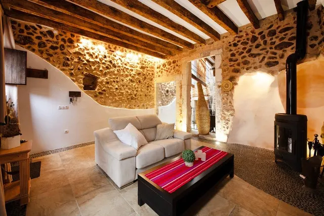 Casa de piedra mallorquina reformada con piscina y vistas a  - foto 5